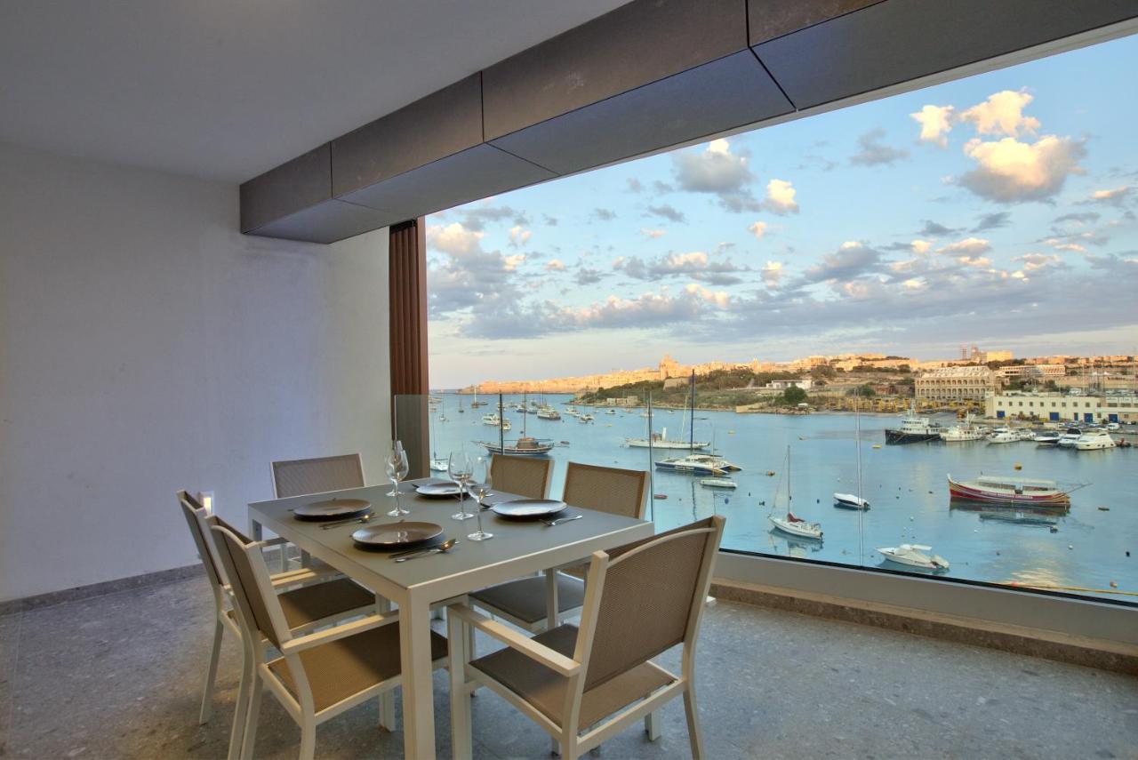 Apartment Sea Front Spacious Valletta Views Sliema